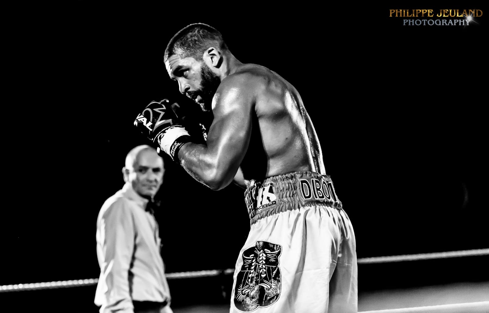 Pierre-Hubert Dibombé lors d'un combat. Crédit photo : Philippe Jeuland